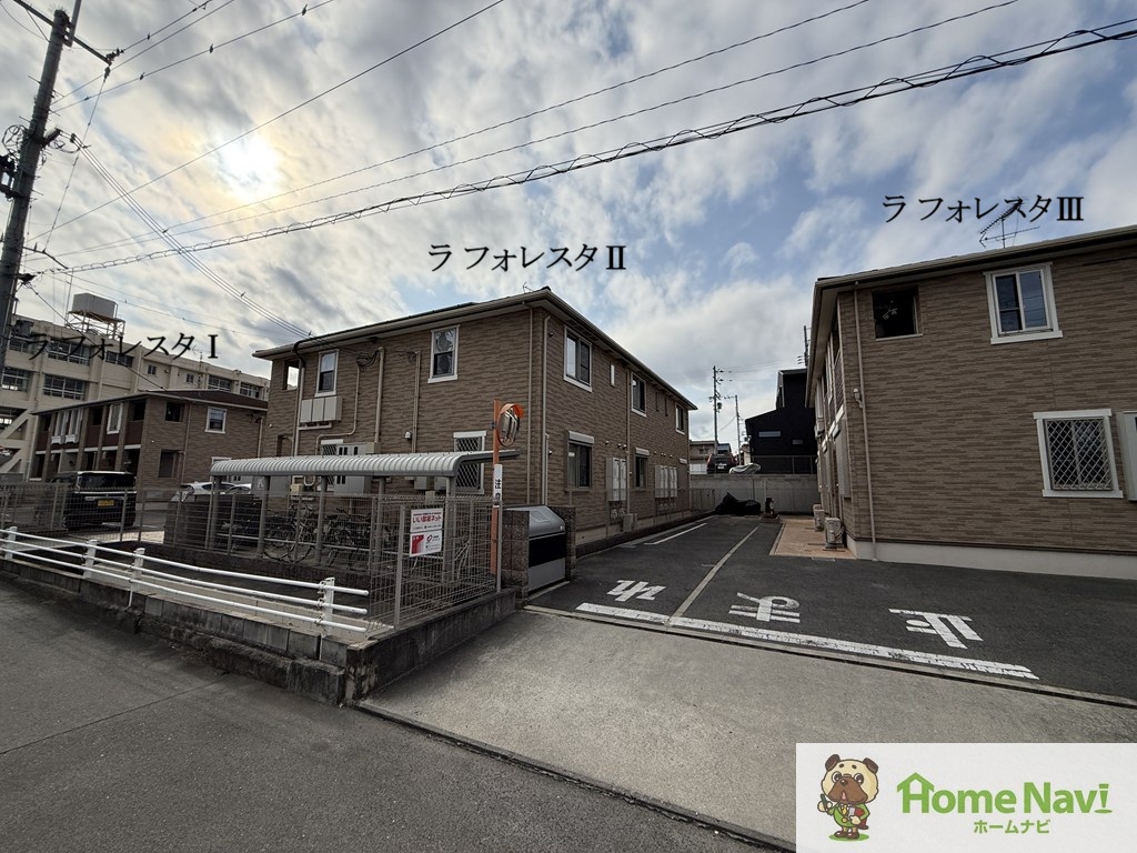 バルコニー　南向きで日当たり良好です。