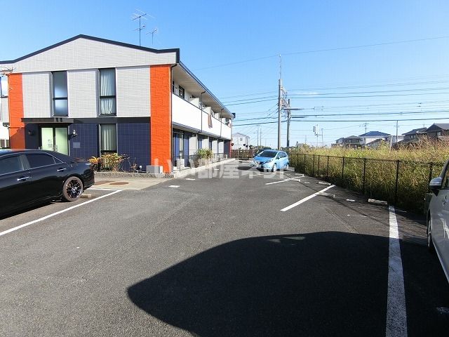 【津市河芸町上野のアパートの駐車場】