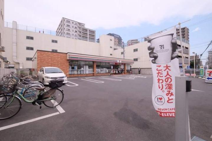 コンビニ　セブンイレブン川越新富町八幡通り店（コンビニ）まで247m