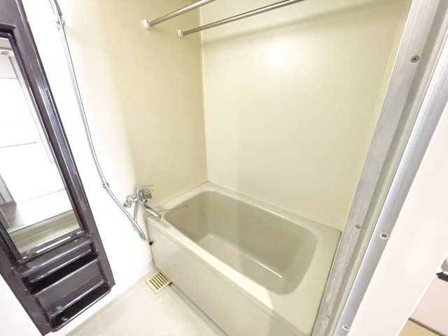 バス・シャワールーム　(参考)同マンション同間取り他部屋の写真