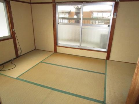 居室・リビング　室内