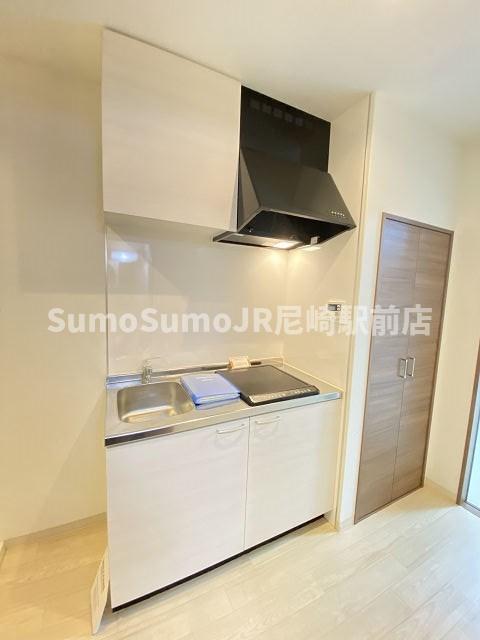 キッチン　コンパクトなキッチンで掃除もラクラク