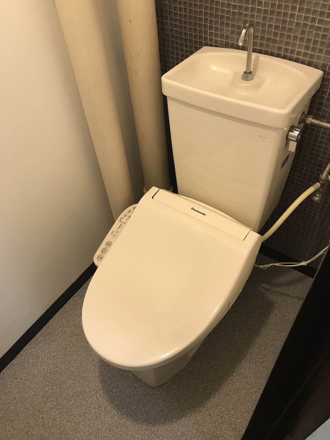 トイレ　他号室モデルとなります。