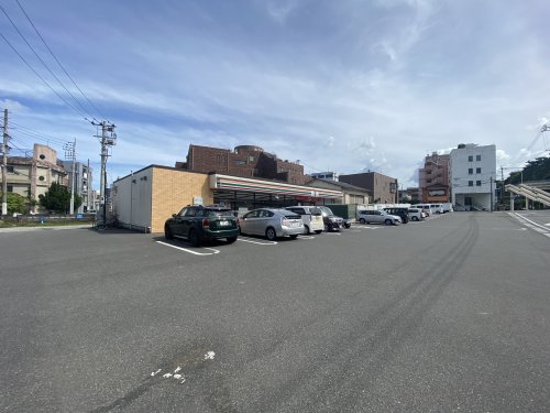 コンビニ　セブンイレブン南鹿児島駅前店（コンビニ）まで462m
