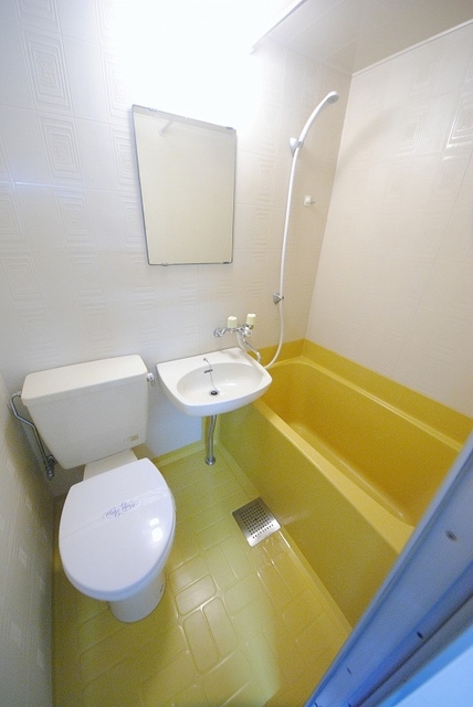 バス・シャワールーム　写真は４Ｂ号室