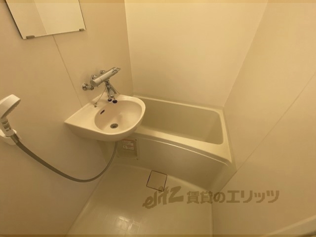 バス・シャワールーム　バス