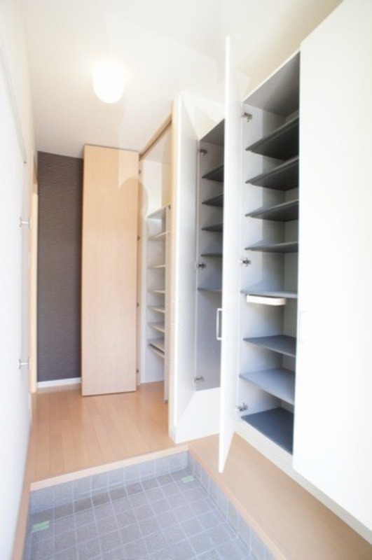 玄関　図面と現状に相違がある場合には現状を優先