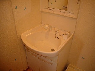 洗面設備　同物件、別のお部屋の参考写真になります