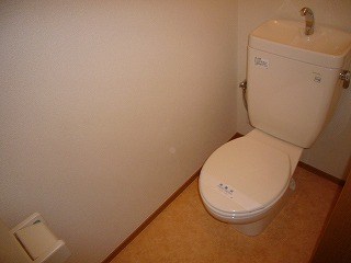 トイレ　同物件、別のお部屋の参考写真になります