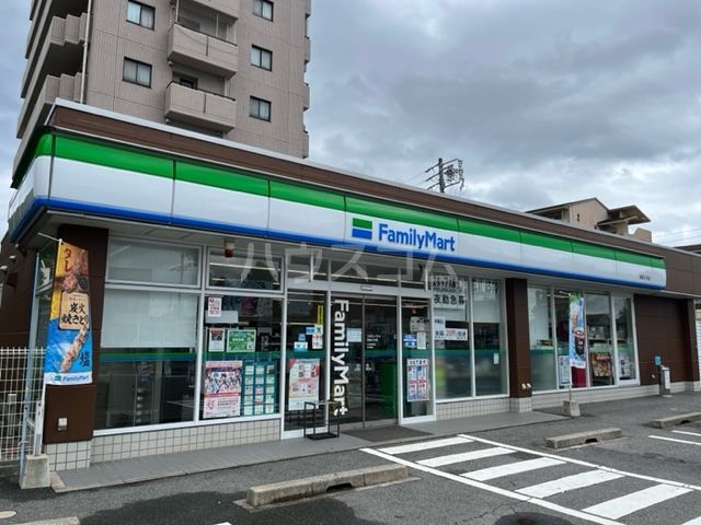 コンビニ　ファミリーマート 東長久手店（コンビニ）まで561m