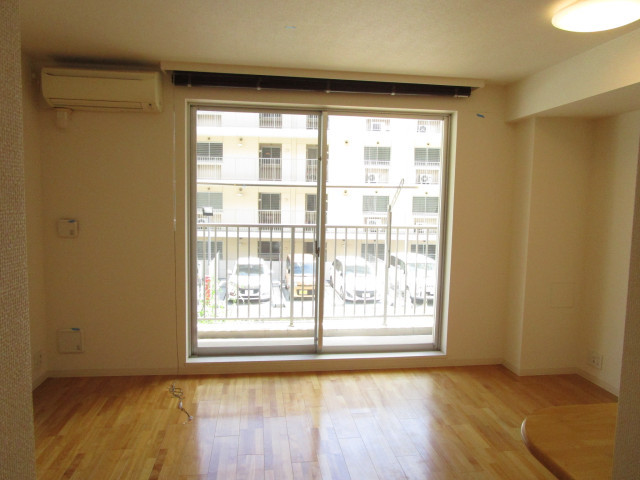 居室・リビング　別号室の参考写真です