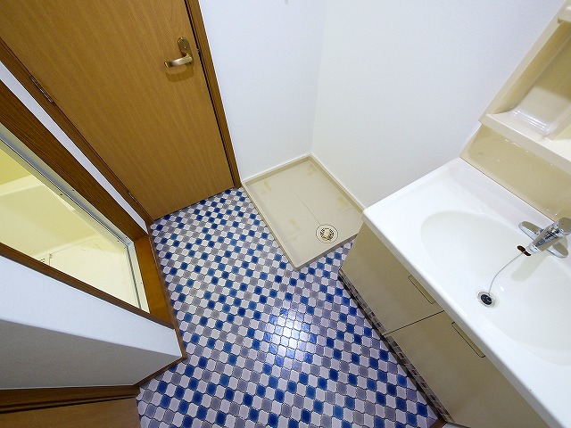 洗面設備　脱衣スペースもあります