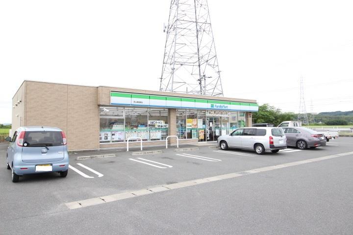 コンビニ　ファミリーマート岡山南庭瀬店（コンビニ）まで471m