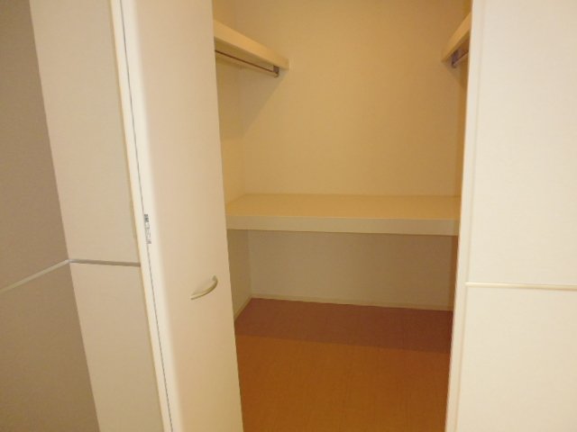 収納　ウォークインクローゼット