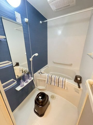 バス・シャワールーム　浴室乾燥機付きのお風呂です♪