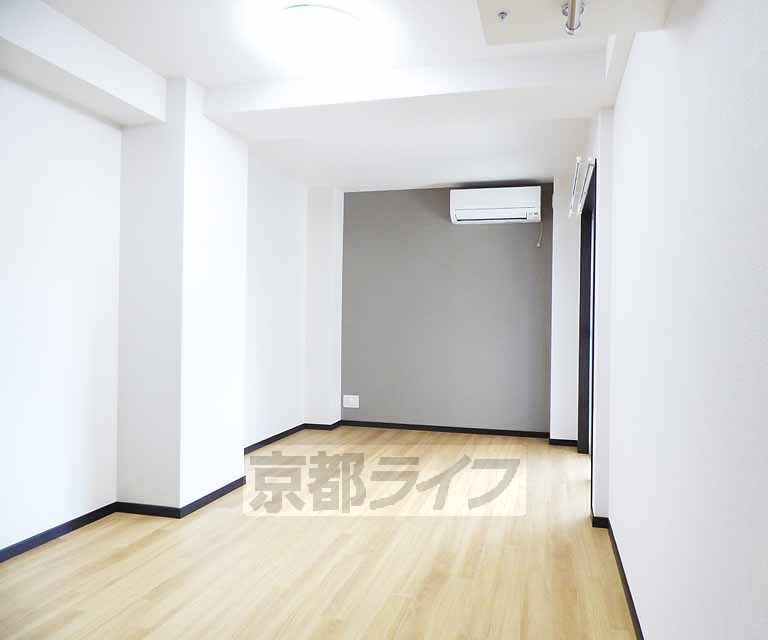 居室・リビング　広々とした室内です。