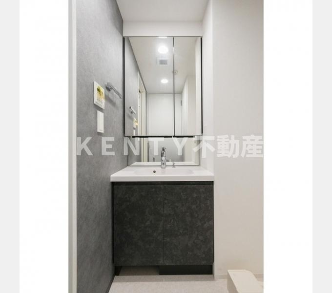 洗面設備　コンパクトで使いやすい洗面所