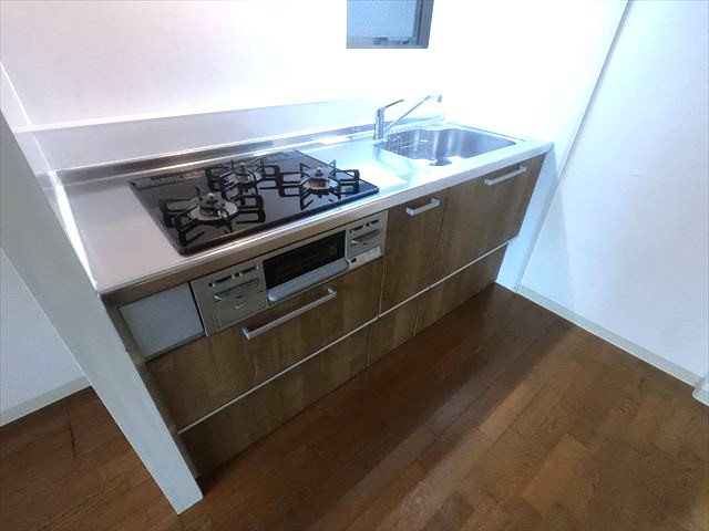 キッチン　3口ガスシステムキッチン