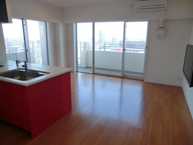 居室・リビング　２面採光・日当たり眺望良好のリビング