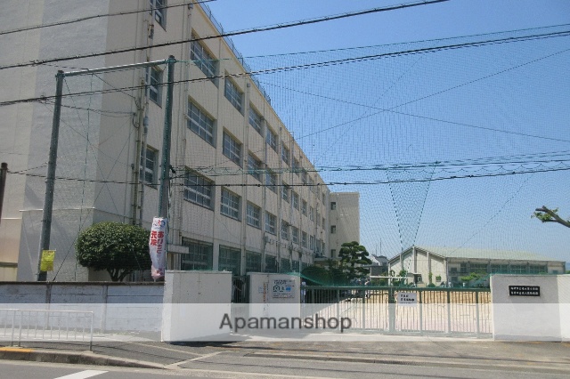 小学校　高槻市立南大冠小学校（小学校）まで550m