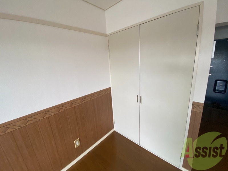 収納　収納はこちらのクローゼットをお使いください。