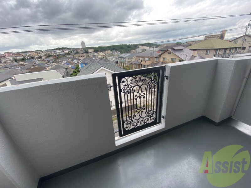 バルコニー　バルコニーは幅もしっかりあって洗濯物がはかどりそうですね。