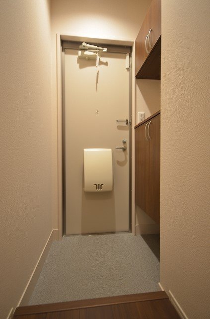 玄関　同物件別号室の写真です。