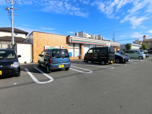 コンビニ　セブンイレブン　和泉伯太町店（コンビニ）まで1070m