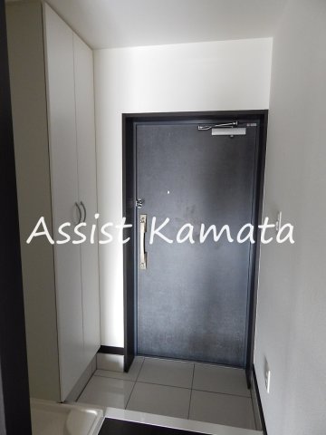 玄関　写真は同タイプの別号室です