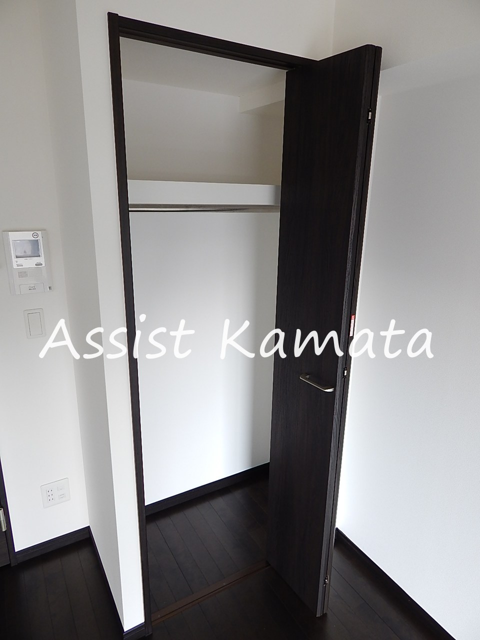 収納　写真は同タイプの別号室です