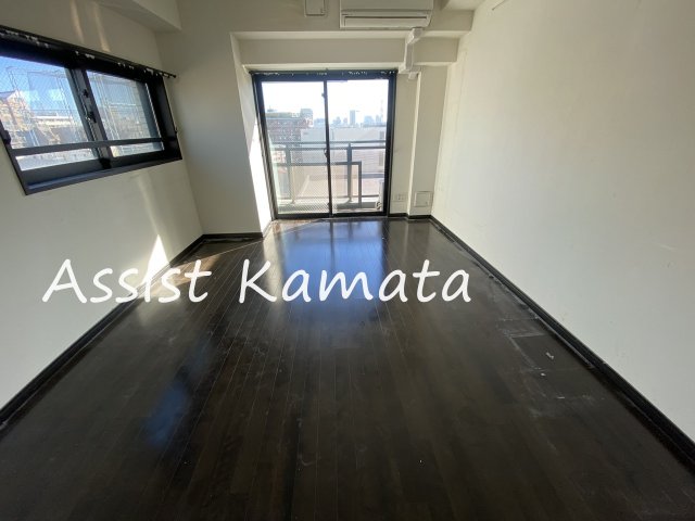 居室・リビング　写真は同タイプの別号室です