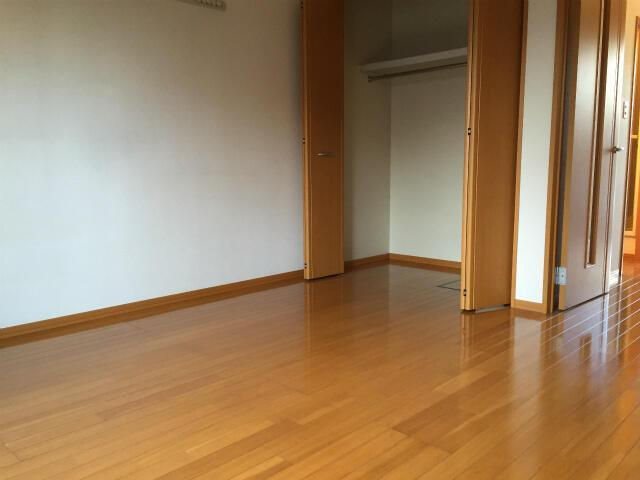 居室・リビング　収納完備でお部屋を広くお使い頂けます。