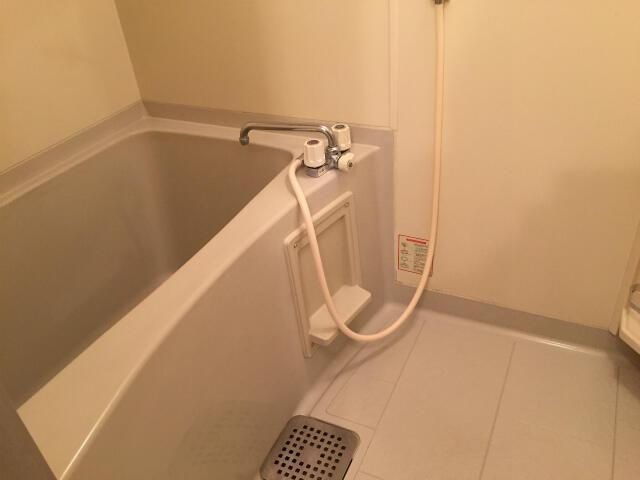 バス・シャワールーム　キレイな浴室です。