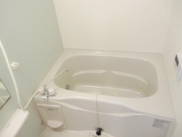 バス・シャワールーム　★シャワー、鏡付き★