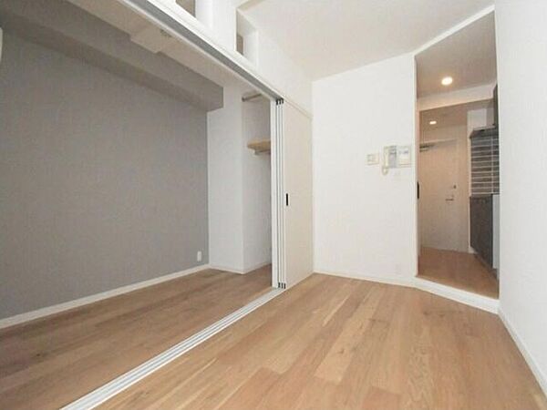 居室・リビング　※別部屋の参考写真です。