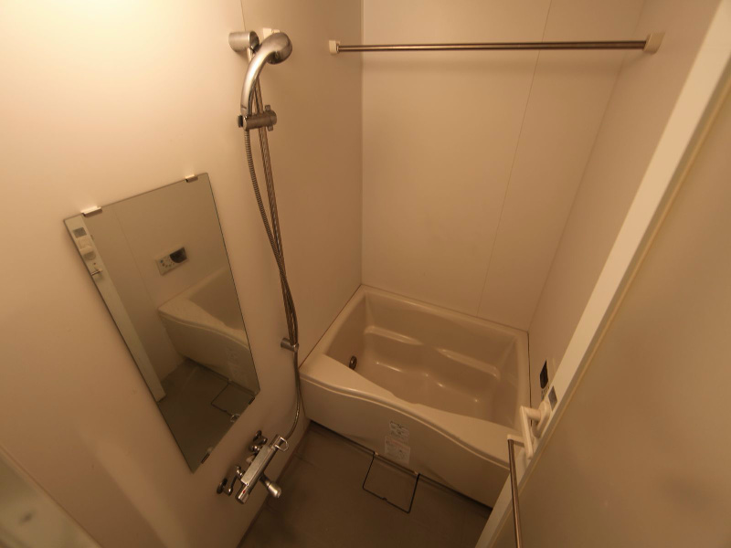 バス・シャワールーム　浴室暖房乾燥機付　追い焚き付お風呂