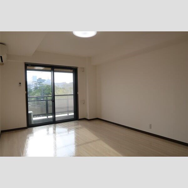 居室・リビング　※別部屋参考写真