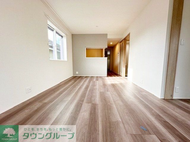 居室・リビング　★アクセントクロスがオシャレなリビング★