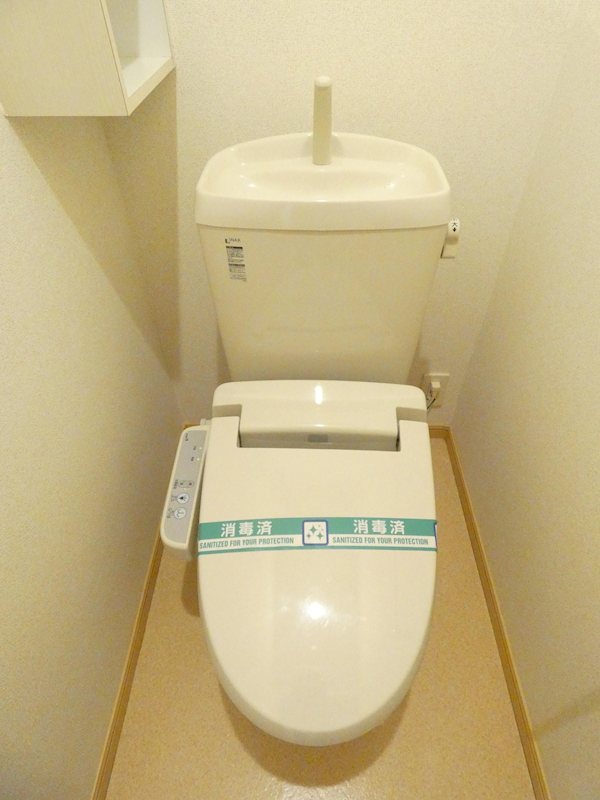 トイレ　※同タイプ別居室のお写真です。