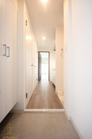 玄関　フォーリアライズ梅田レーベン