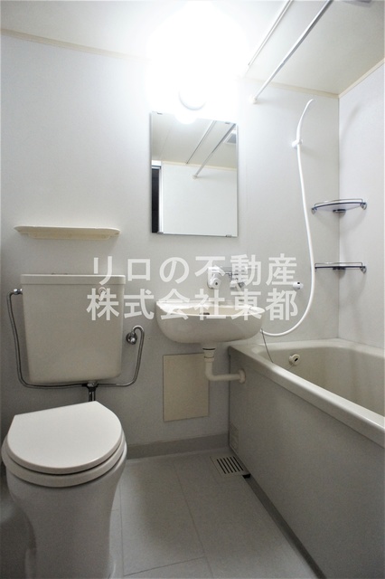 バス・シャワールーム　お掃除しやすい☆洗面台付き３点ユニットです☆