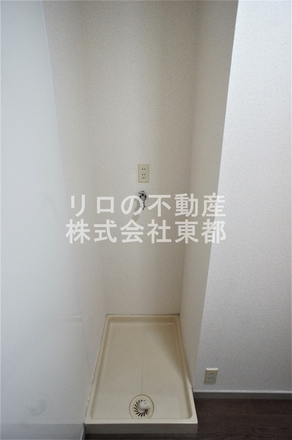 その他　洗濯機置き場は室内にあるので雨に濡れる心配はありません。