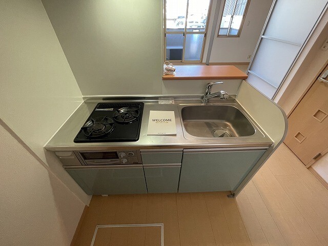 キッチン　※別室同じ間取りの写真。現況を優先します。