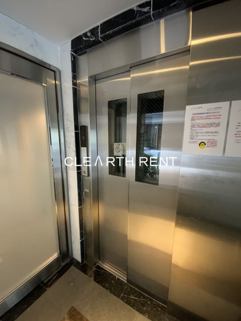 その他　エレベーター１基