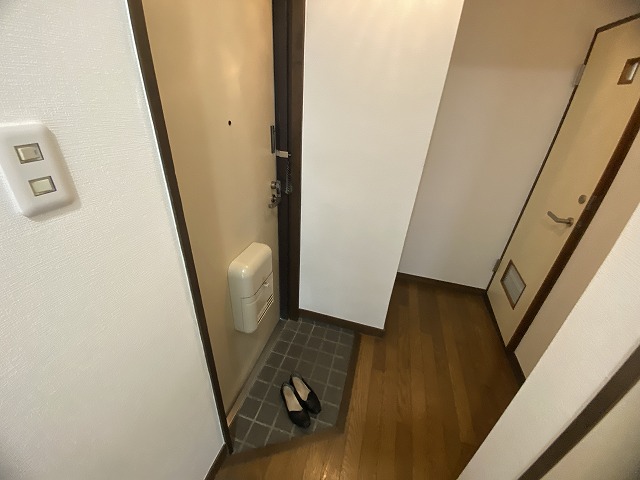中西フラットの玄関写真