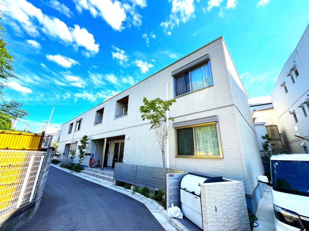 建物外観　白を基調とした外観です。