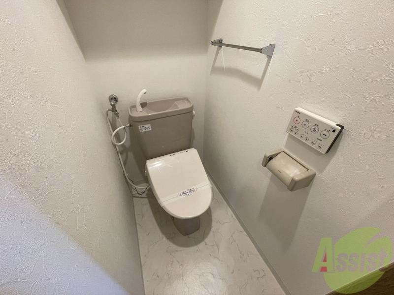 トイレ　こちらはトイレです。清潔感があり、安心して使用できます。