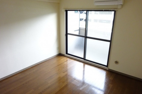 居室・リビング　※別部屋の写真です