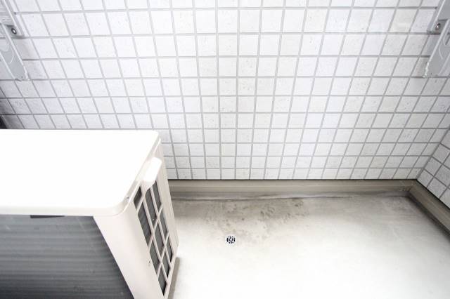 バルコニー　下のフロアにベランダついてます