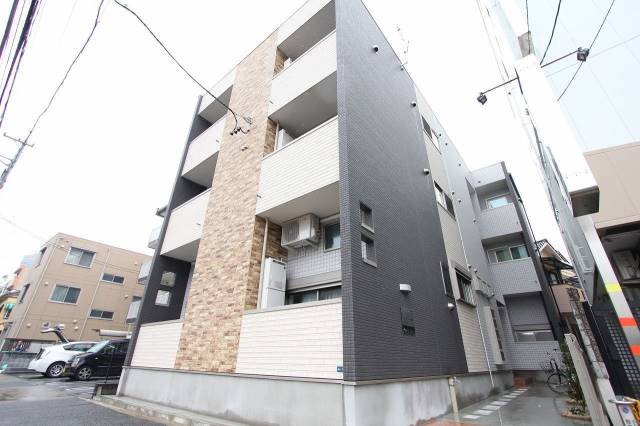 建物外観　大通り沿いに面したオシャレな外観です